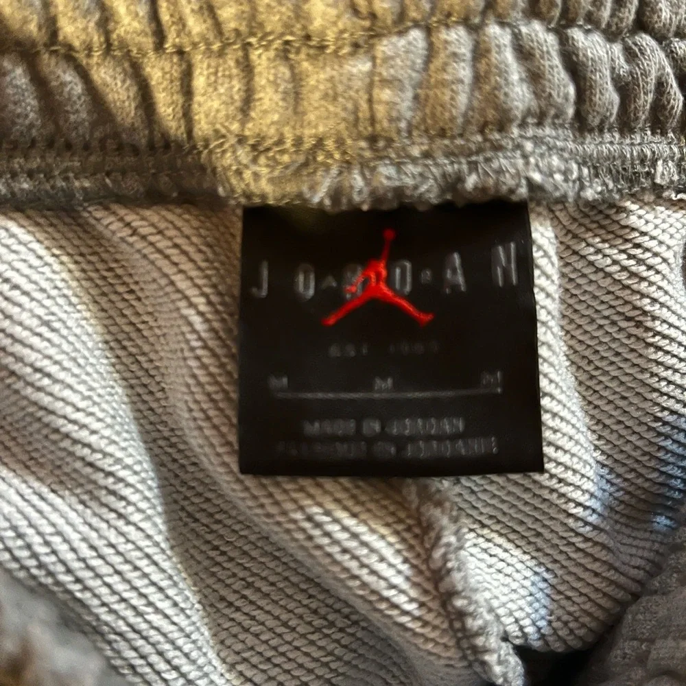 Air Jordan Men’s Jumpman Logo Fleece Shorts Grey Black Size M EUC - Picture 5 of 7